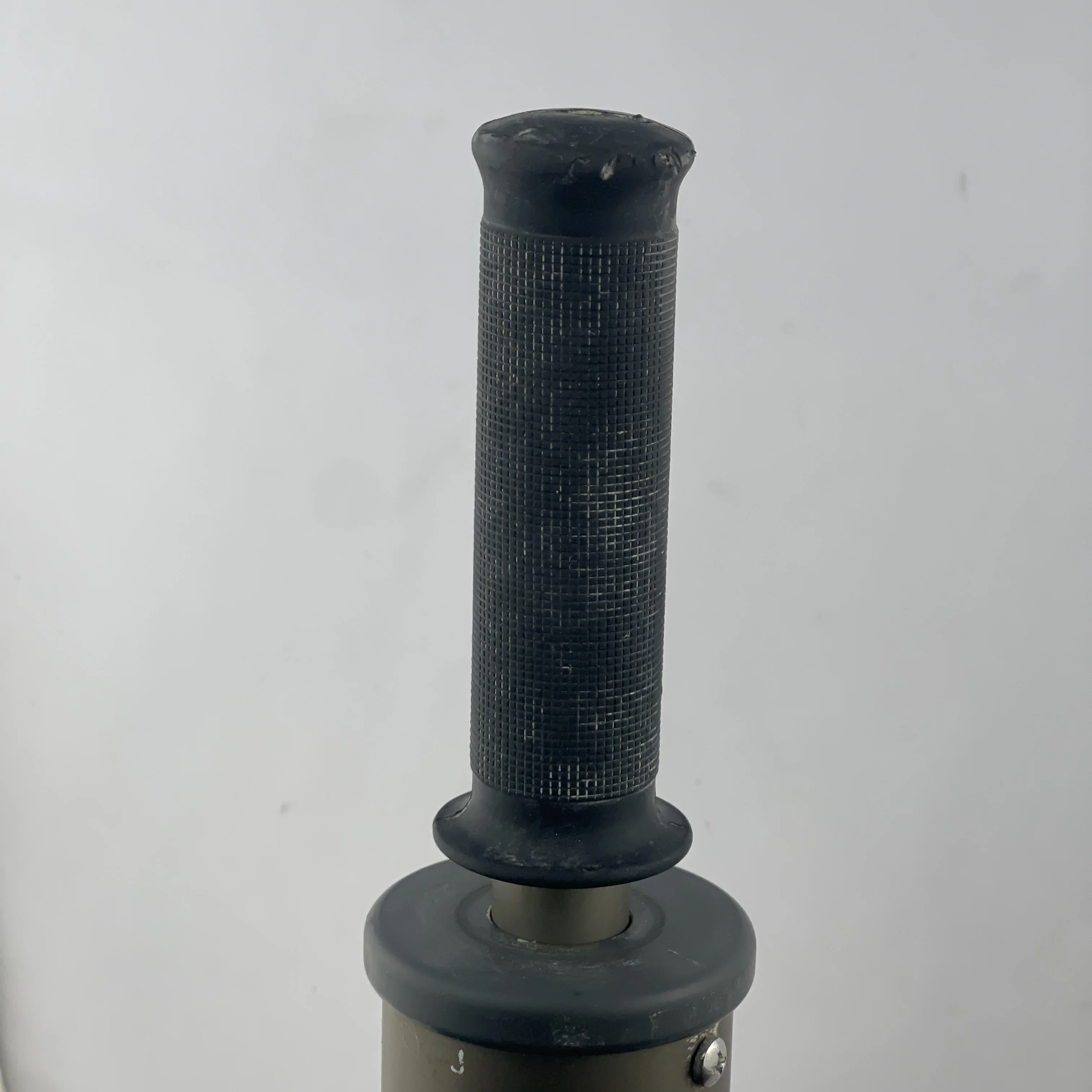 Can-Am Compound Tube 36"  - Pre Owned Great Condition - Image 4