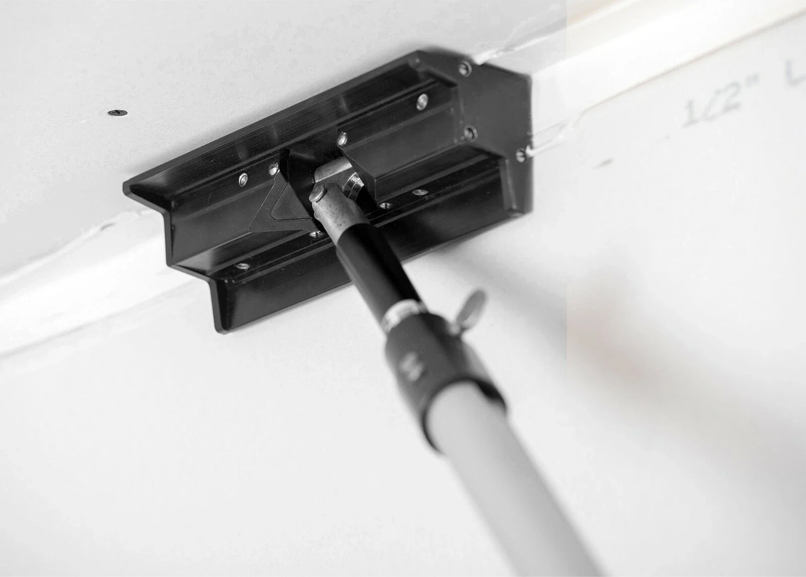 [REFURBISHED] Excellent Condition DEWALT Drywall Extendable Corner Roller Handle w/ Adapter 36-54" Finishing Tool - Image 2